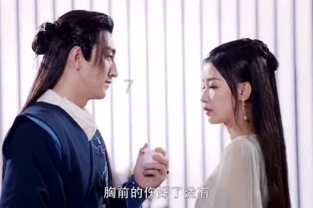 C罗遭处罚后首次在ins发声，我们该如何评价他此前的作为？游戏画面